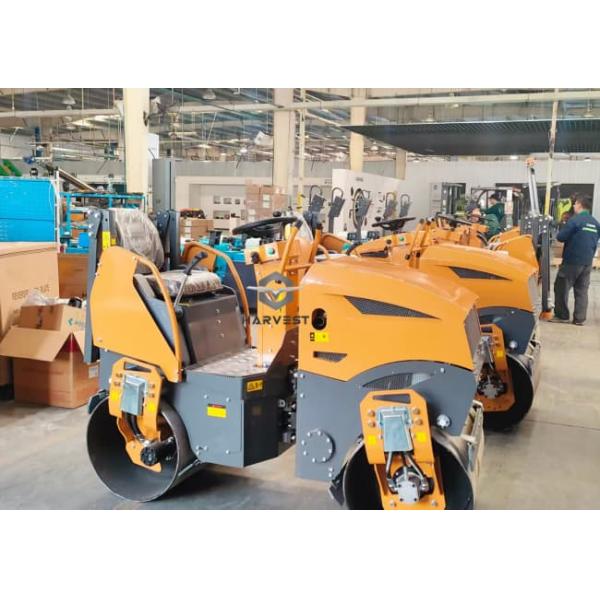 3 Ton Road Construction Roller ST3000 with Kubota Engine 26.1kw in Kenya