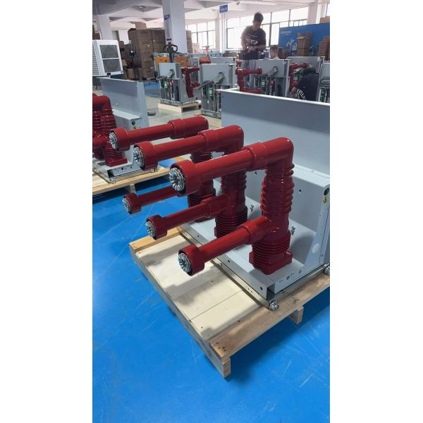 Indoor VCB Circuit Vacuum Breaker 24kV/630A High Voltage 800mm