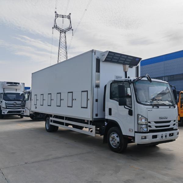 ISUZU Intelligent Live Baby Chick Day Old Chicken Transport Double Temperature Unit Poultry Delivery Truck