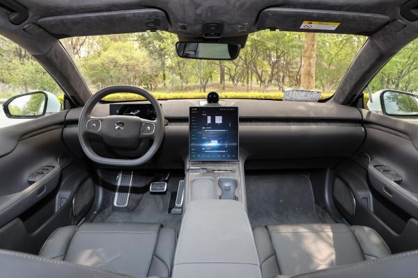 Quatro lítio ternário elétrico rodado 700km a pilhas do veículo 360KW do carro de EV