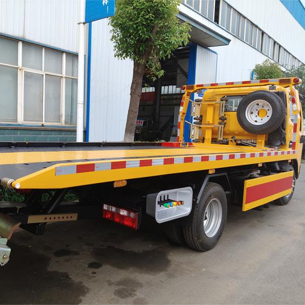 Diesel Fuel Type 3 Tons Towing Truck Equipment HOWO 6x4 Rotator Wrecker Tow Truck