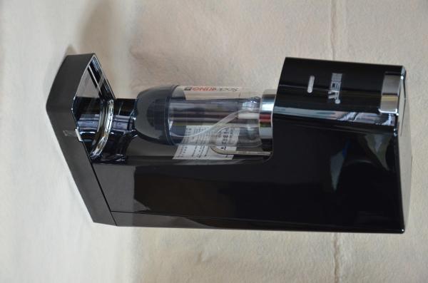 Electrolytic Home Soda Water Maker / Club Soda Maker With A CO2 Cylinder