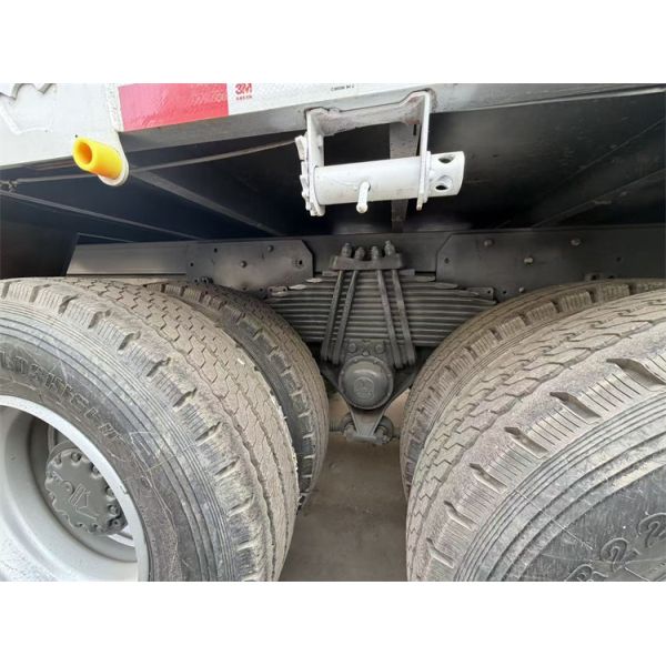 Used Flatbed Sinotruk Howo Cargo Truck 6x4 5.8m To 6.8m High Sided