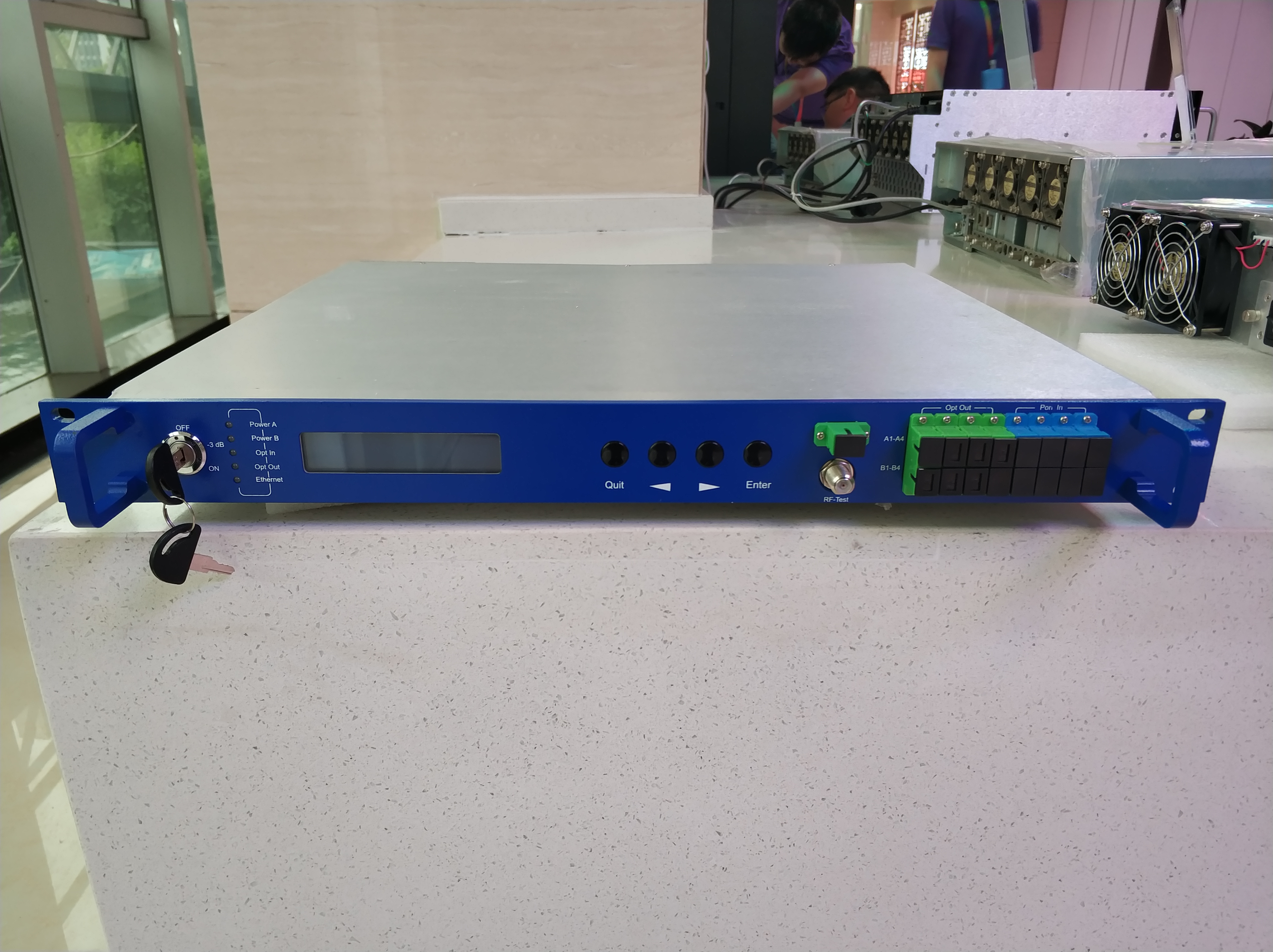 1540~1565nm 8 вывело наружу наивысшая мощность EDFA SC/APC 21 DBm с SNMP для сети HFC