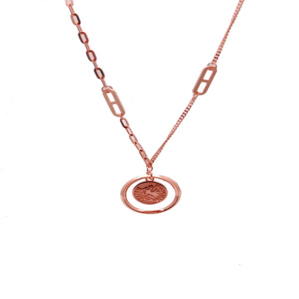 Un collar de oro amarillo de 18 quilates