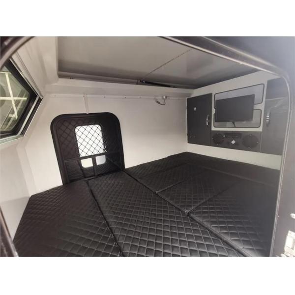 Les remorques de campeur adaptées aux besoins du client de camion de couleur sautent la remorque de tente avec le système arrière de cuisine