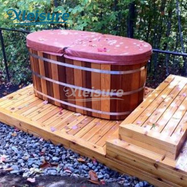 Da tampa de madeira da banheira de hidromassagem de 2 pessoas os termas internos da banheira de hidromassagem da isolação cobrem a forma oval