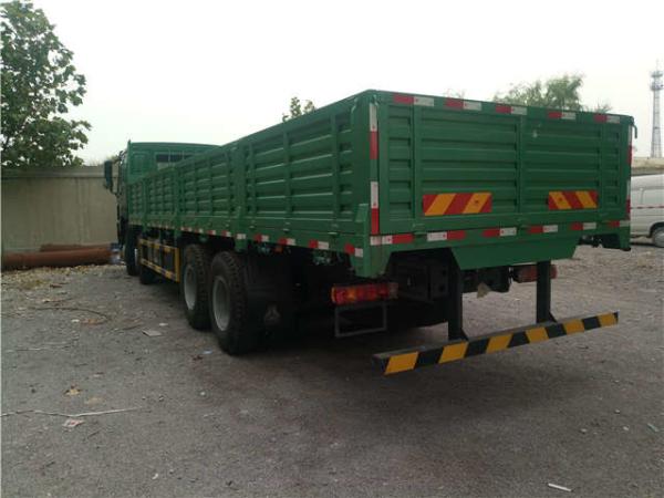 Long Distance Cargo Transport Truck 8x4 With Single Line Air Assisted Brake System