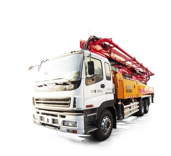 Hb37 Used Concrete Pump for Large-scale Construction Projects