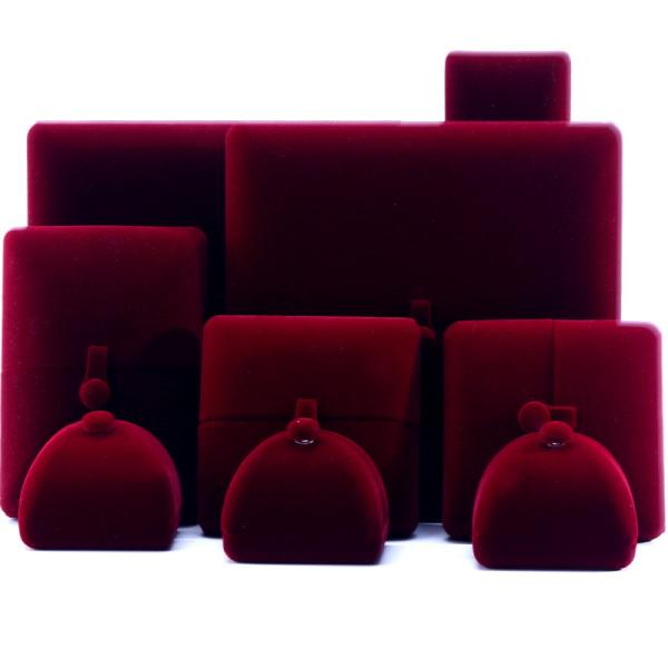 Boîte de bijoux en velours rouge de taille personnalisée pour bracelets de luxe