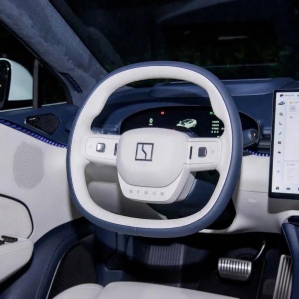 2024 Geely Zeekr 007 4WD High Speed Electric Car with Multi-Link Independent Suspension