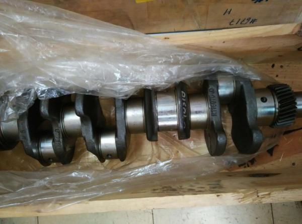 6068 Engine Crank Shaft Engine Parts Part Number RE515785 Black Iron