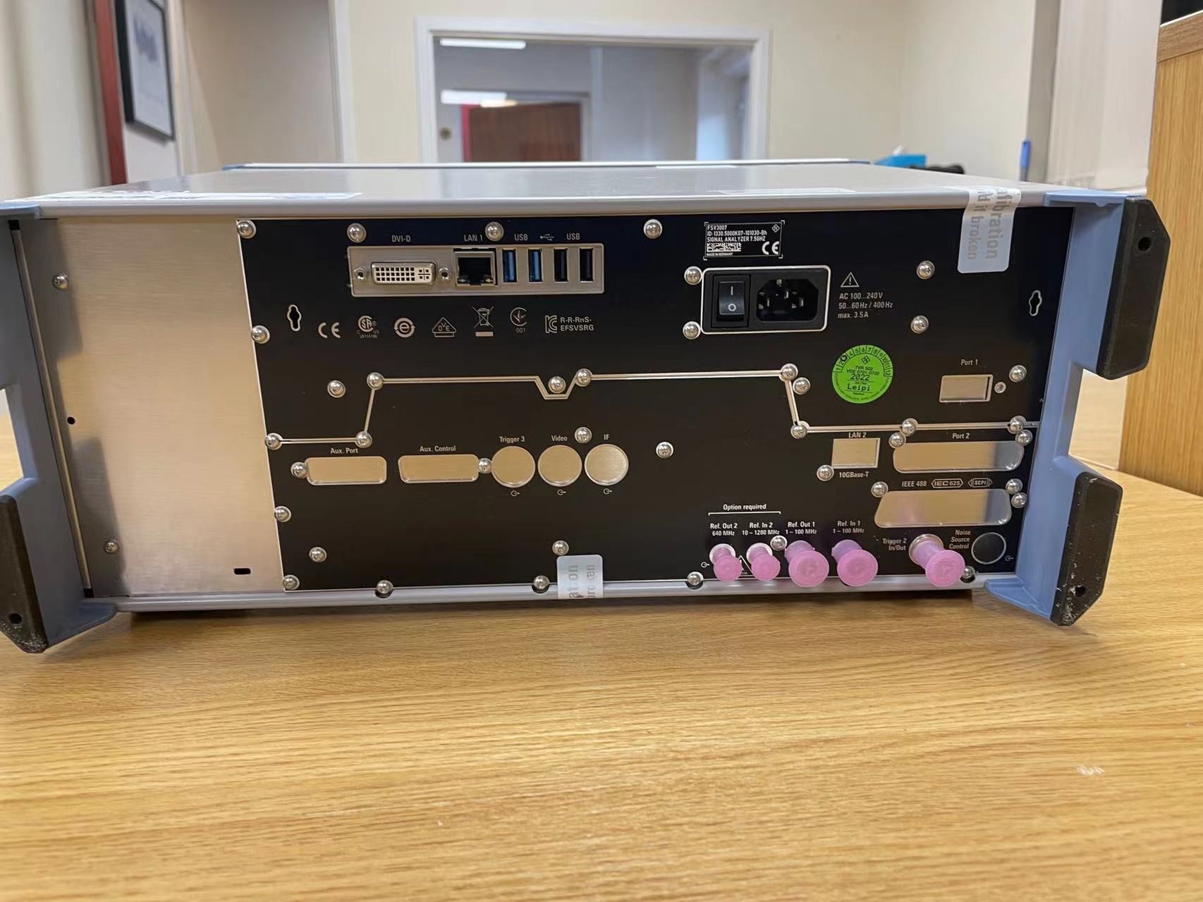 Rohde & Schwarz FSV3007 Сигнальный и спектровый анализатор от 10 Гц до 7,5 ГГц с сенсорным экраном