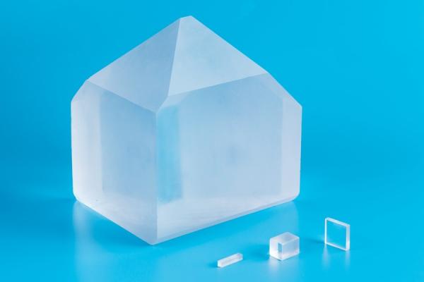 High optical damage threshold ADP Nonlinear optical crystals For E-O application.
