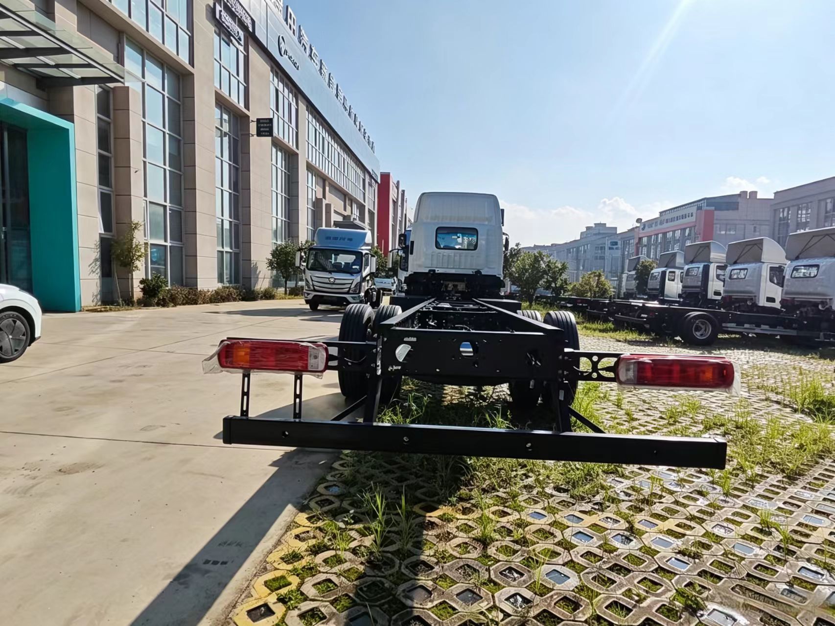Foton Modifiable Class‑II Chassis ‑ 4×2 Pure‑Electric Heavy‑Duty Truck Chassis ‑ Euro VI New‑Energy Heavy‑Duty Truck ‑ 4×2 20‑Ton Urban Freight Heavy‑Duty Truck Chassis