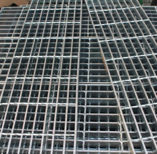 Galvanized Steel Grating Walkway Platform with Anti-Slip Surface and CE ISO Certification