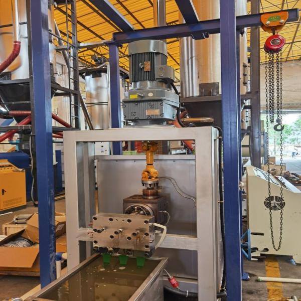 Ligne de production de sangles en plastique en PP à vis unique entièrement automatique