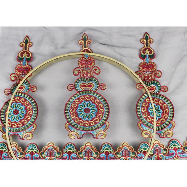 47 медленно двигает ткань шнурка платьев Мулти покрашенная, полиэстер вышитая флористическая ткань Тюль