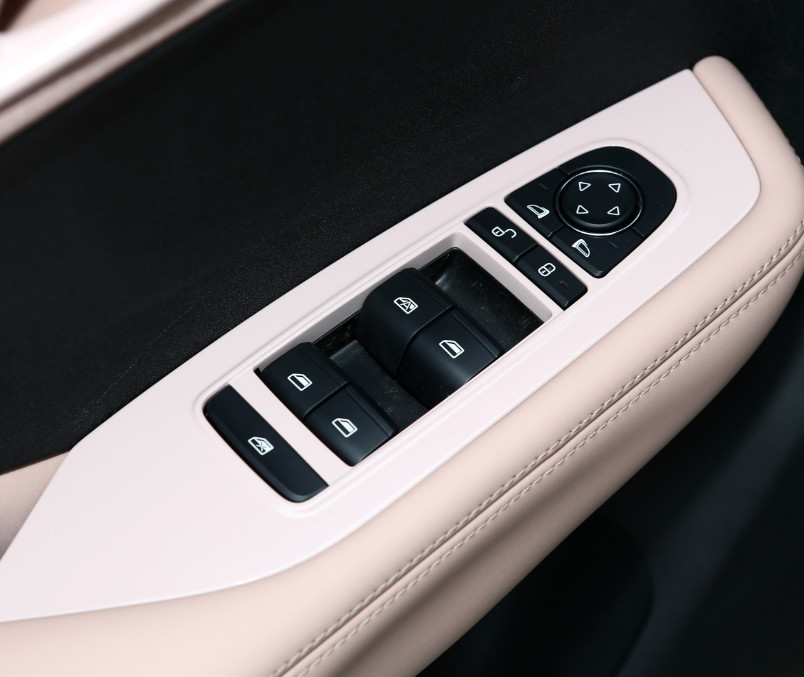 2023 новых свободных вариантов чайок BYD чистых электрических и используемых хэтчбека 4 мест