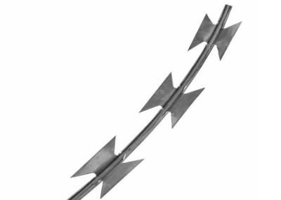 A instalação simples sanfona feita sob encomenda da resistência de corrosão do arame farpado da lâmina