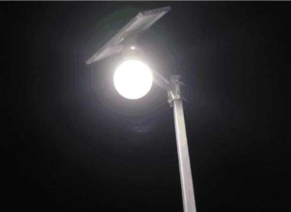 Energy Saving 3300lm Solar Based Led Street Lights 20W Toughened Glass Material