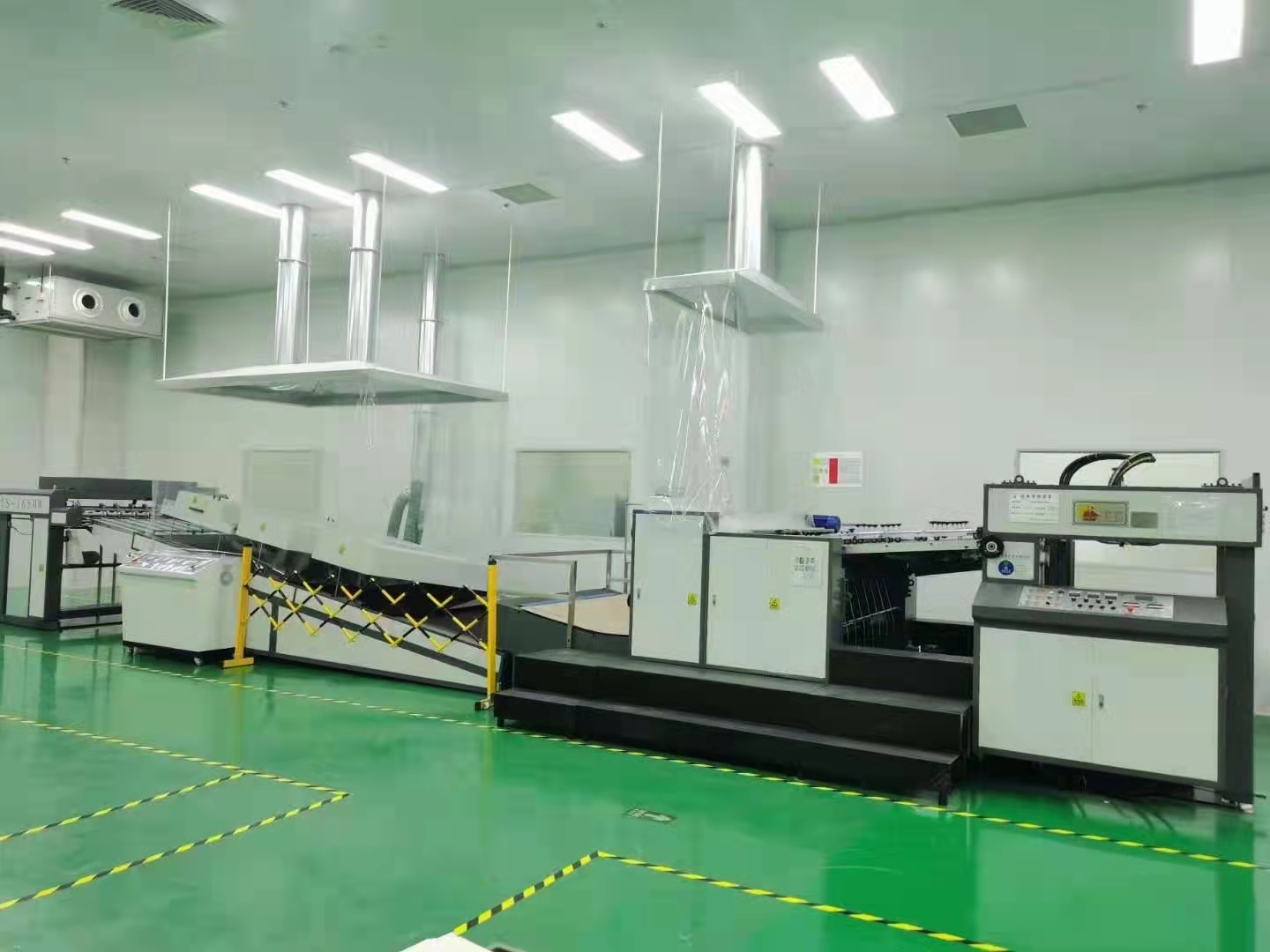 Общая бумага лакировочной машины политуры Waterbase УЛЬТРАФИОЛЕТОВАЯ полируя 1200mm
