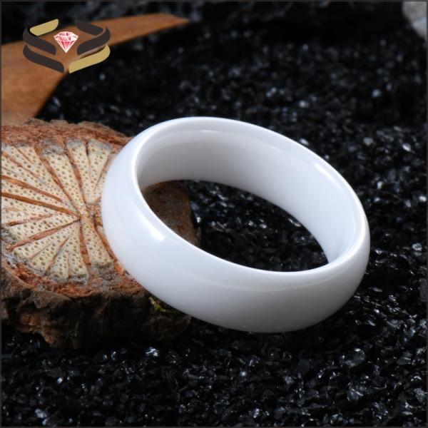 Cúpula pulida boda anillo de cerámica blanca evaluación de terceros para hombres compromiso