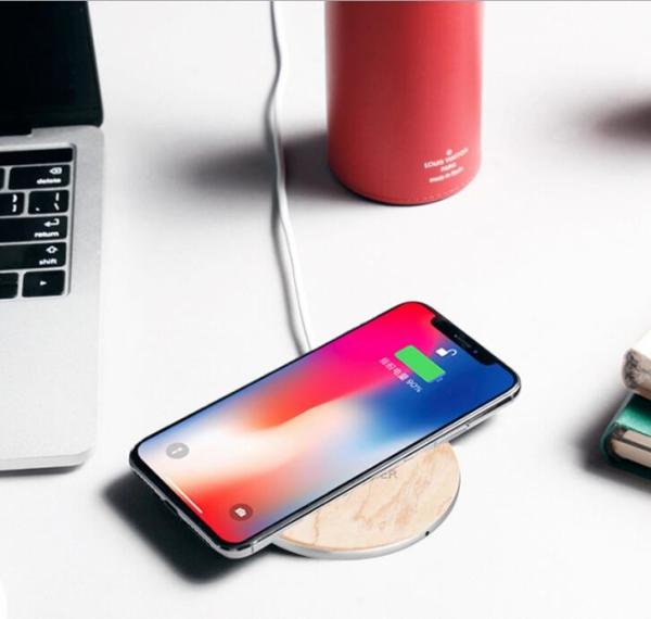Qi Standard Wooden Mini Wireless Cell Phone Charger for iPhone X / 8 / 8 Plus