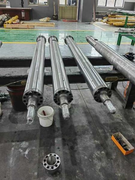 ZHOUSHAN Bimetallic Single Injection Molding Machine Screw Barrel / Injection Moulding Screw Barrel