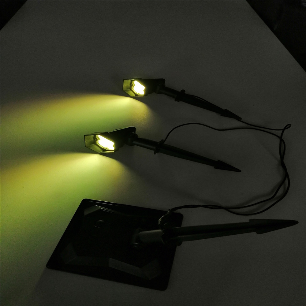 Шип 300lm собрания 2PCS солнечных светов IP66 3000K RGB на открытом воздухе