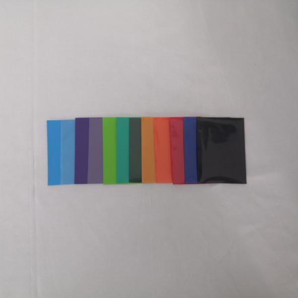 Специализированные торговые игровые карточные рукава Прозрачные жесткие пластиковые карточные рукава Защитник