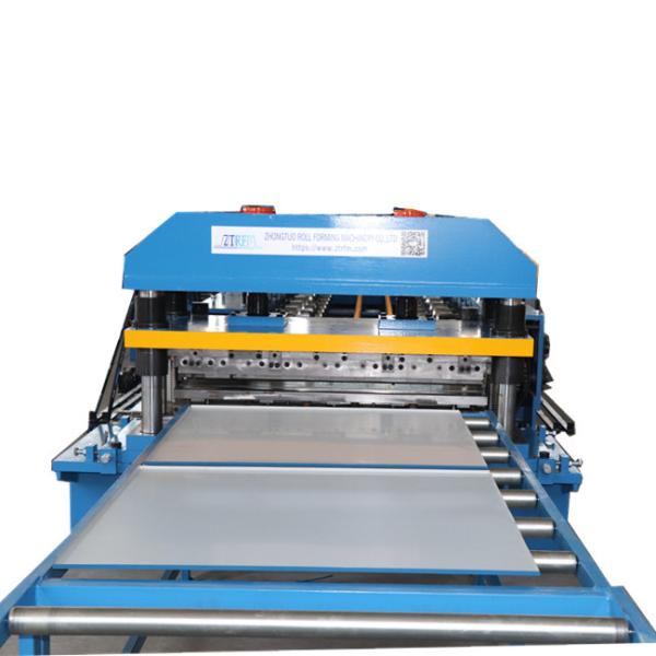 Machine de formage de feuilles de panneau sandwich