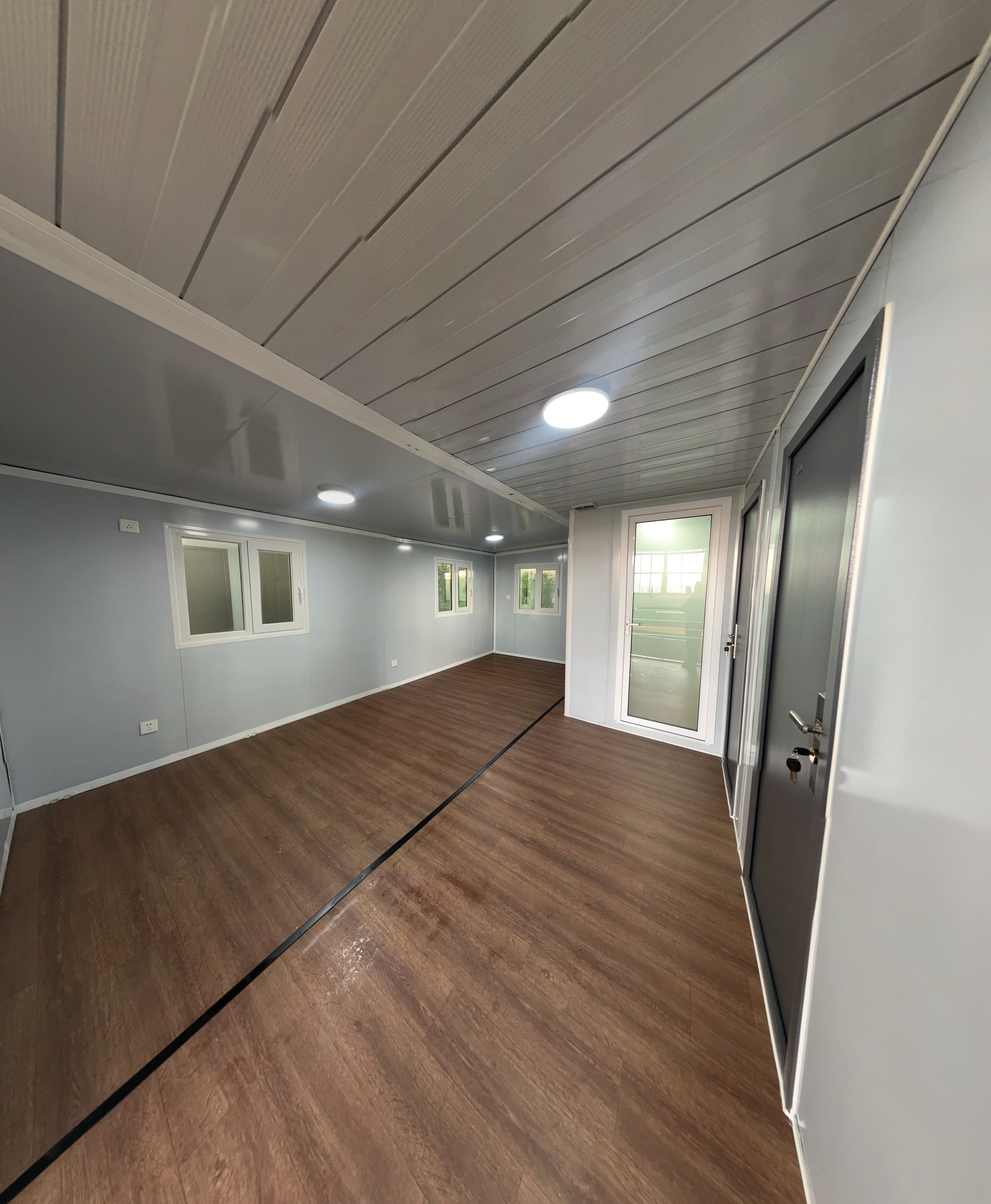 20FT Resort Cabin Expandable Container House – Pitched Roof & Porch Edition