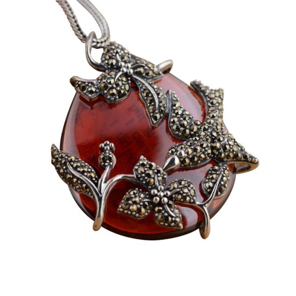 Sterling Silver Vintage Red Agate Marcasite Charm Pendant Necklace (N808070)