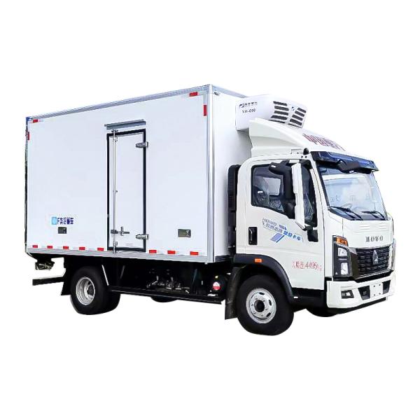 Howo 4x2 Refrigerated Truck Wide Body Automatic Transmission 4000x2100x2100 mm Box Dimensions Gross Vehicle Weight ≤5T