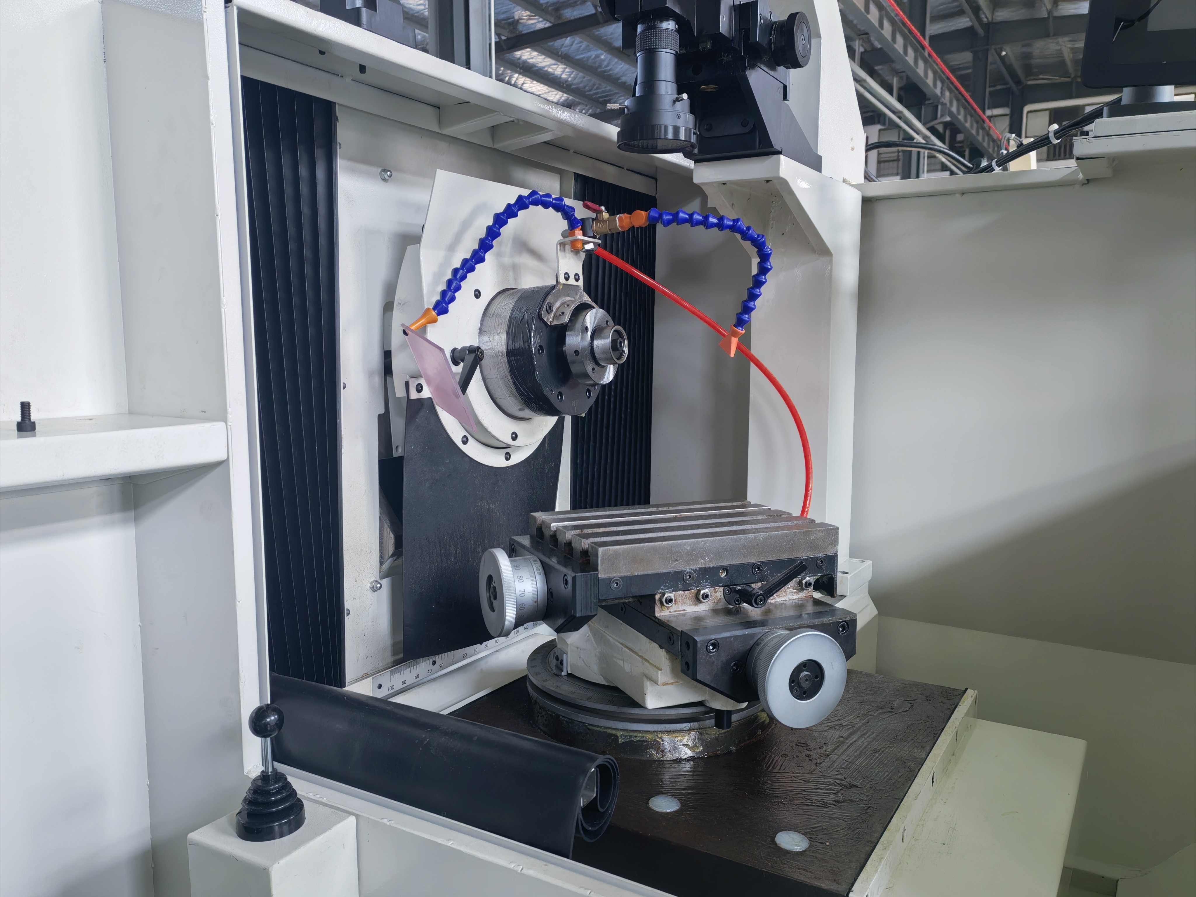 BT150N 3Axis PCD Tool Grinding Machine CNC Grinder with Grinding Wheel Oscillation Workpiece Rotation and Feed Axis for Tool Grinding