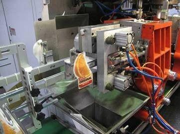 Equipamento MP80D-1 do molde de sopro da garrafa do suco do PE dos PP de 1 galão totalmente automático com robô