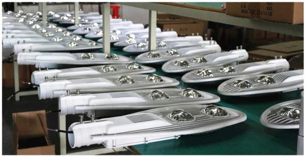 Outdoor high brightness 120LM/W 150W 100W Solar Power Street Light with Optical tempered glass lens For garden use