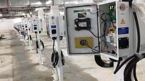 Fast 4.3 Inch LCD Mobile DC EV Charging Station40KW Wall-Mounted DC Charger