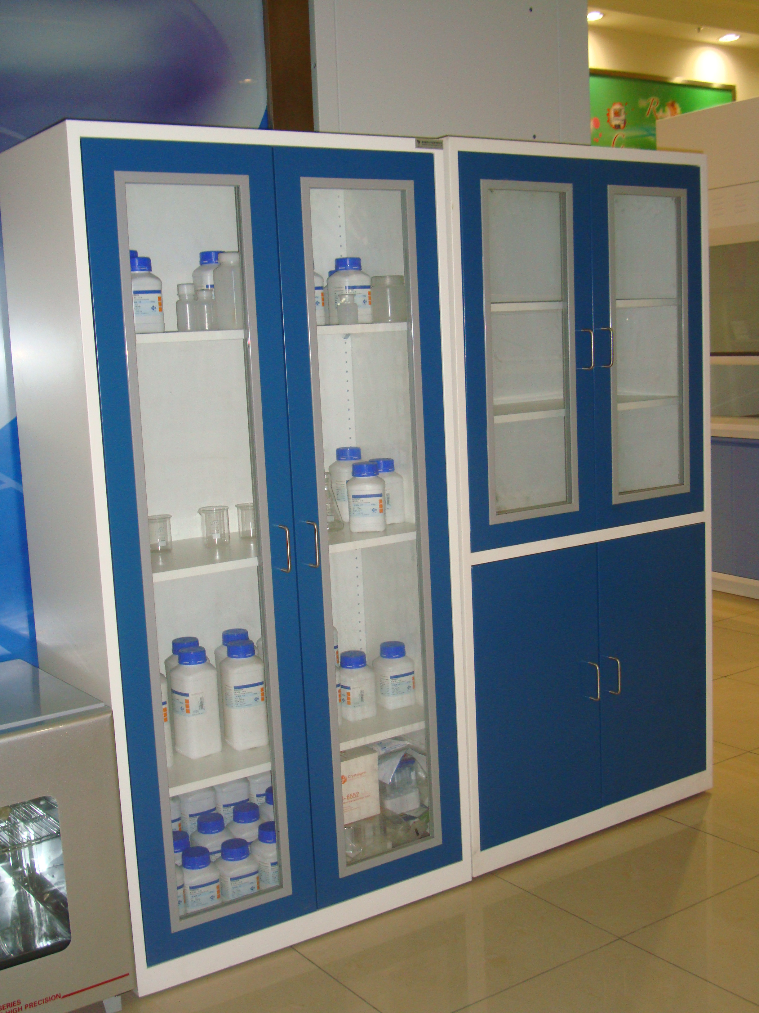 All Steel Medicine Storage Cabinet Heavy Duty Chemical Storage Cupboard With Glass Door