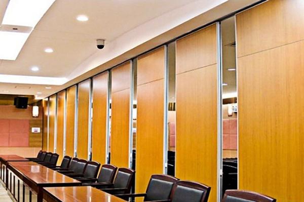 Altura deslizante das paredes de separação 6m da superfície de madeira de alumínio do quadro