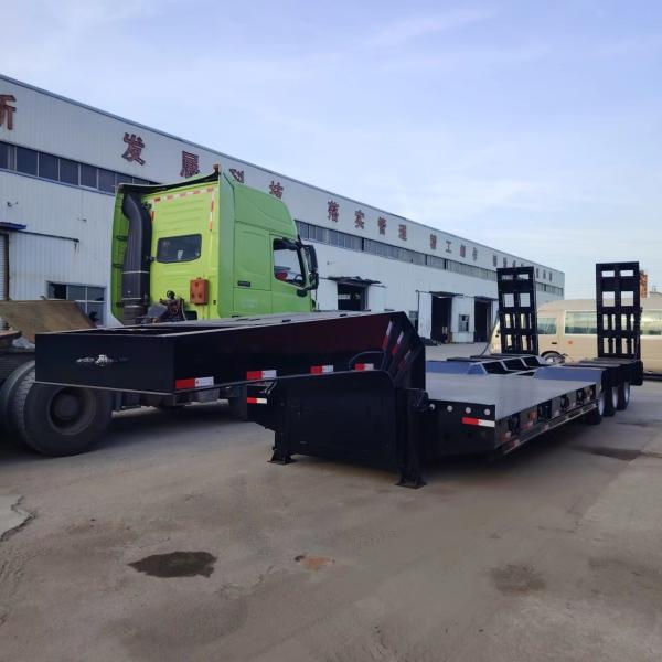 New 3 Axle Semi Truck Lowboy Trailer , 60 Ton Low Bed Trailer For Sale