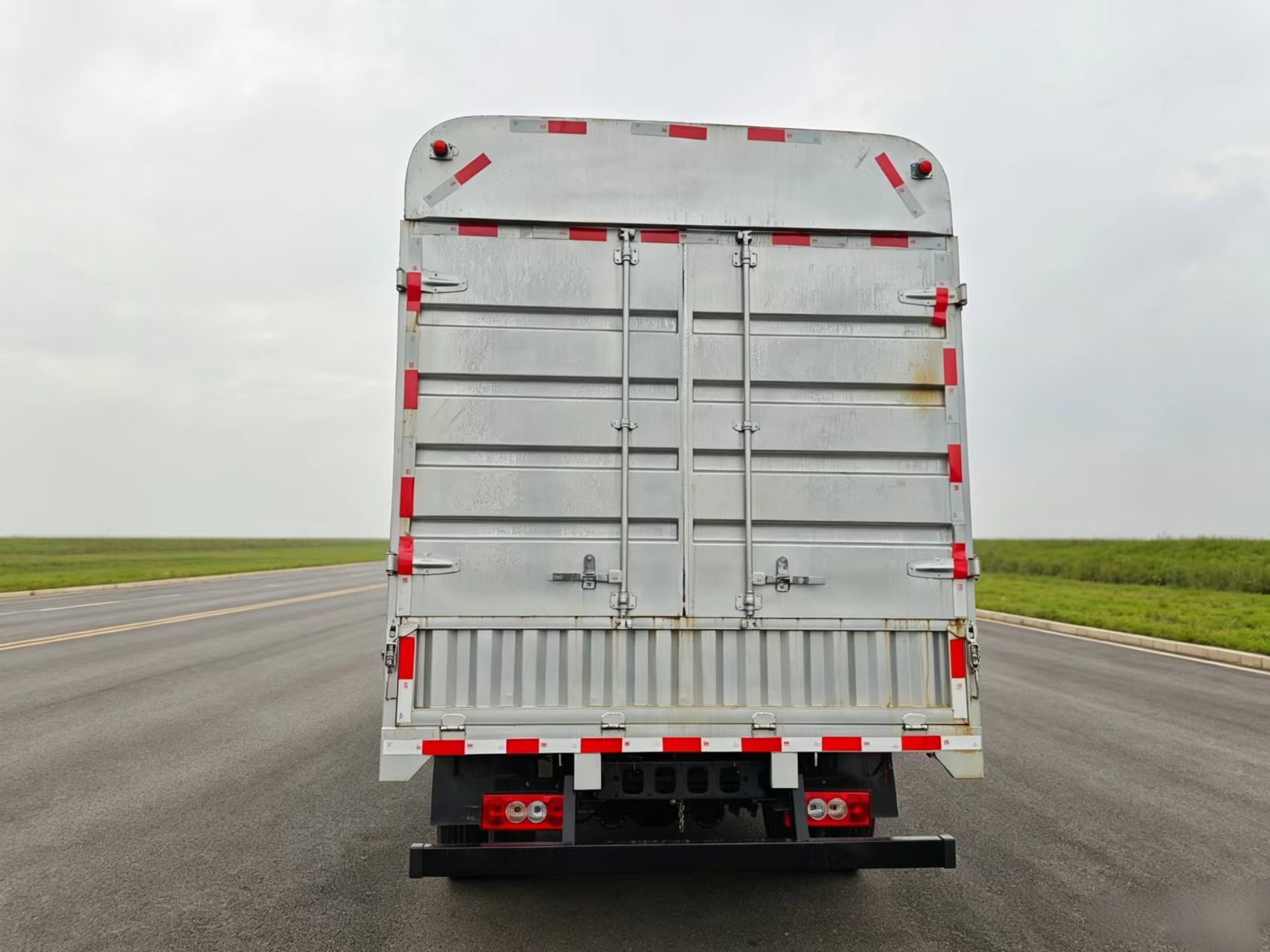 4x2 143HP Foton Aumark S1 Stake Truck - Heavy Load Cargo Truck For Fruit Vegetable And Urban Delivery