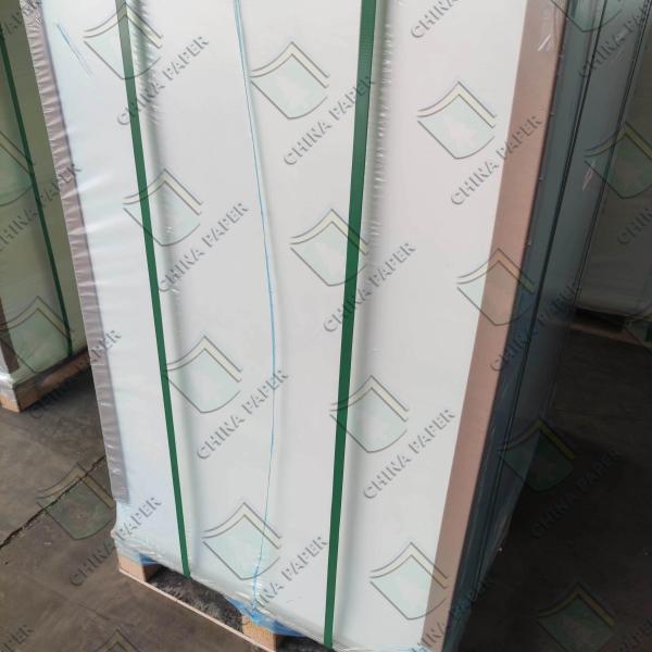 Papel revestido de alto brilho e leve peso para reprodução de cores verdadeiras