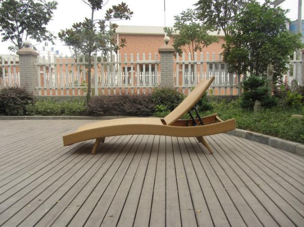 Patio PE Rattan Lounge Chair , Modern Comfortable Chaise Lounge