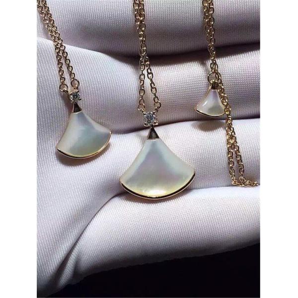 Luxury jewel, medium, small. Necklace 18k gold white gold yellow gold rose gold Mosaic pearl female and diamond necklace