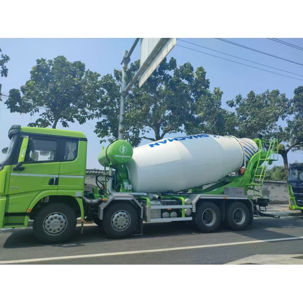 SHACMAN X3000 8x4 Cement Mixer Truck 12 Cubic Meters 385HP for Export
