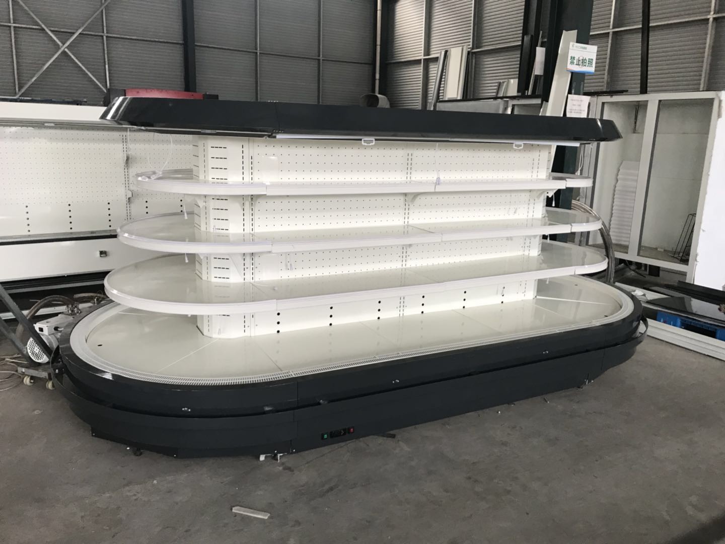 Semi высокий охладитель открытой выкладки Multideck с 3 слоями регулируемого включения в набор отложенных изменений