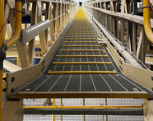 Rust-Proof Galvanized Serrated Steel Grating with 25x5 mm Bearing Bar for Anti-Slip Platforms