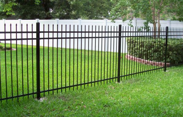 Powder Coated Waterproof Black Corten Galvanized Metal Picket Tubular Steel Fencing